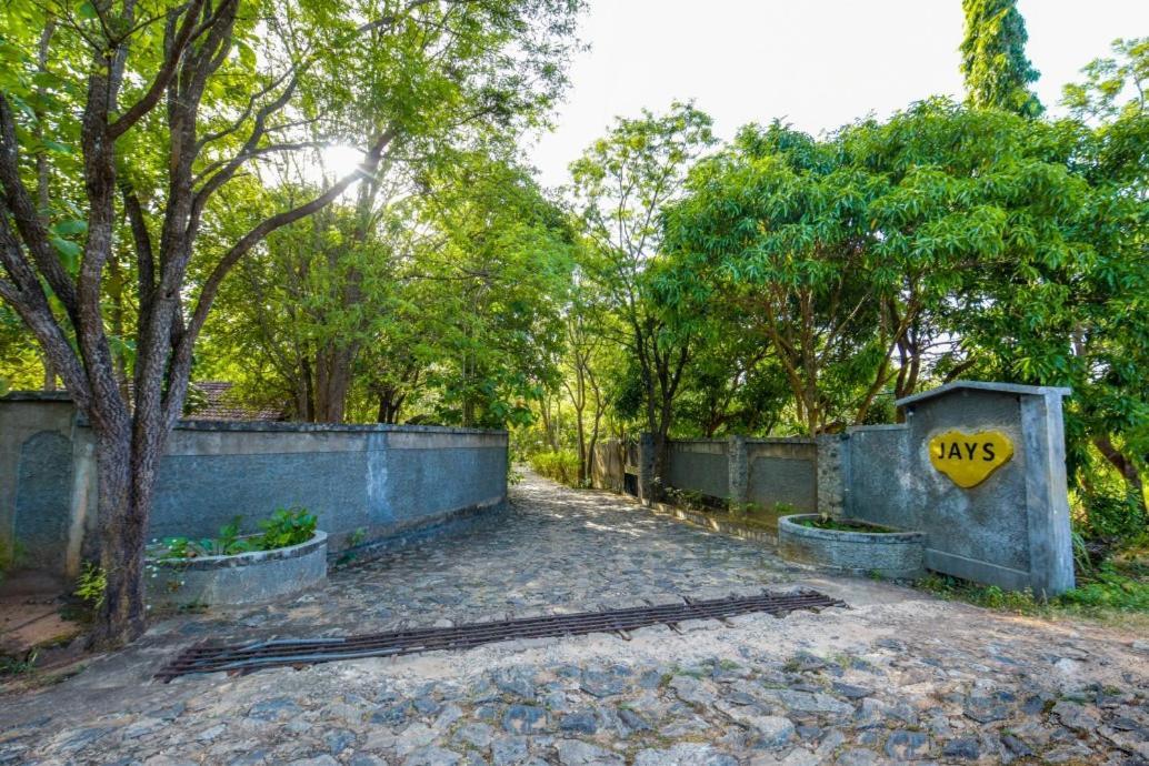 Jays Holiday Resort Habarana Ngoại thất bức ảnh